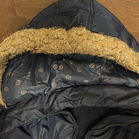 Tommy Hilfiger Black Coat with Logo - Picture 7 of 11